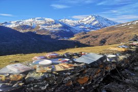 Pique nique en montagne avec vue sur le Pic du Midi de Bigorre